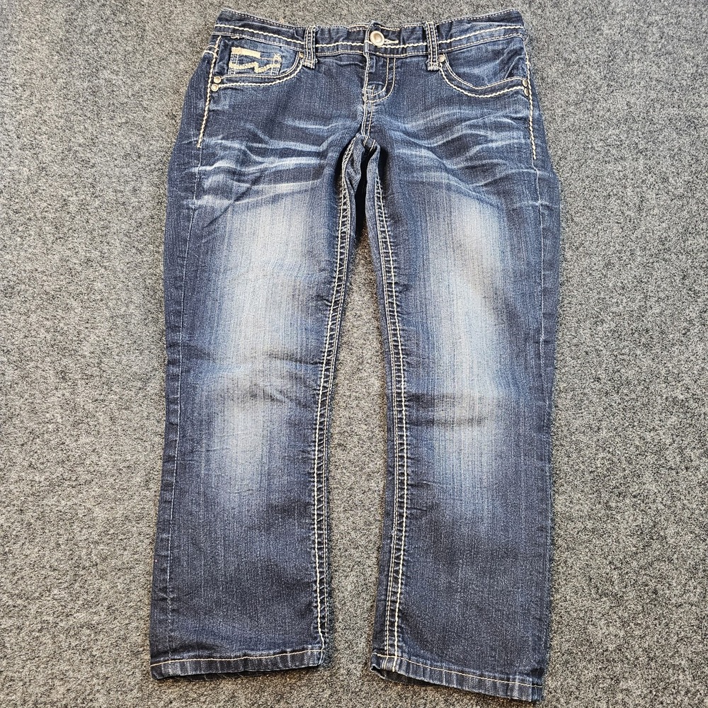 Maurices Womens Capri Jeans Size 3/4 Regular Medium Wash Stretch Denim Whiskered